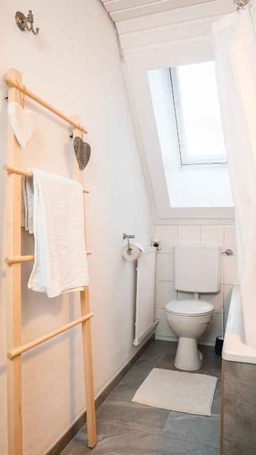 Dachwohnung mit Ofen und Freisitz Ühlingen-Birkendorf Exterior foto